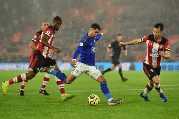 本赛季的首 本赛季的首